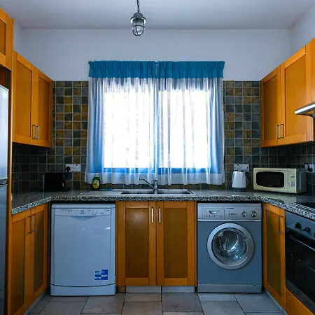 Sanders Azzurro Villa Paphos